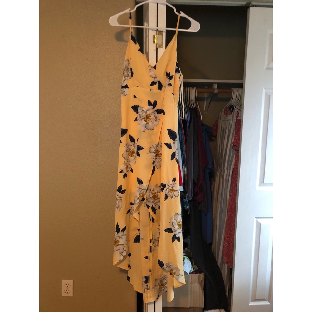 Beautiful yellow flower print maxi dress